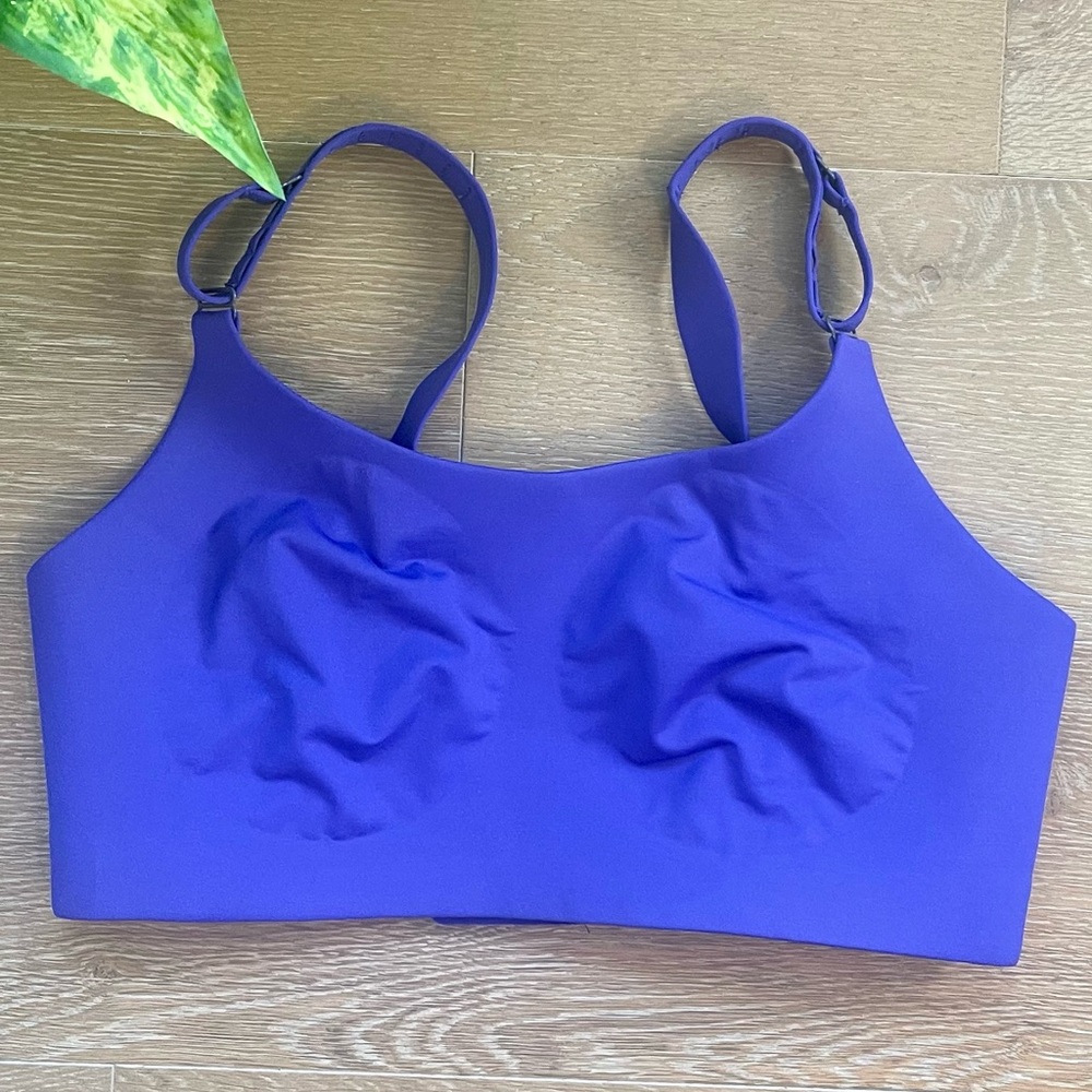 Lululemon high support sports bra in purple. Size 34DD.